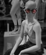 Mannequin med solbriller, Salling mvm